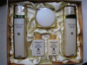 百麗化妝品批發(fā)商家介紹 網上逛街